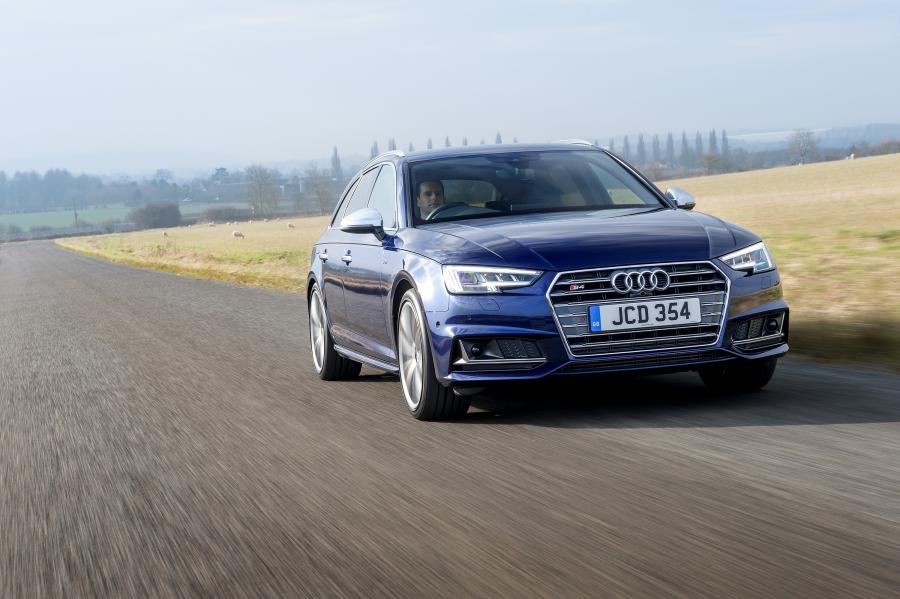  Audi S4 Avant (B9) 2017 года  (UK) (фото 25 из 31)